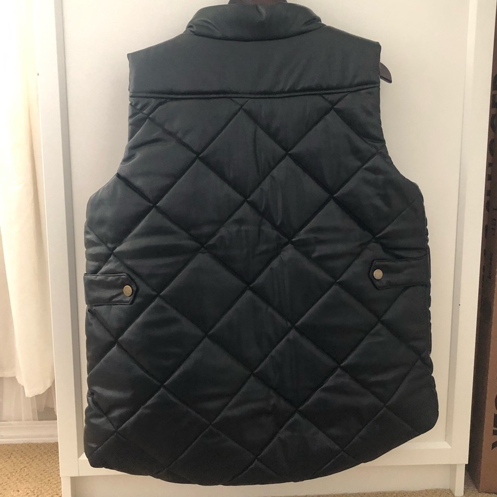 Zenana Faux Black Vegan Leather puffer puffy vest with Zipper Pocket 2X - Picture 6 of 8